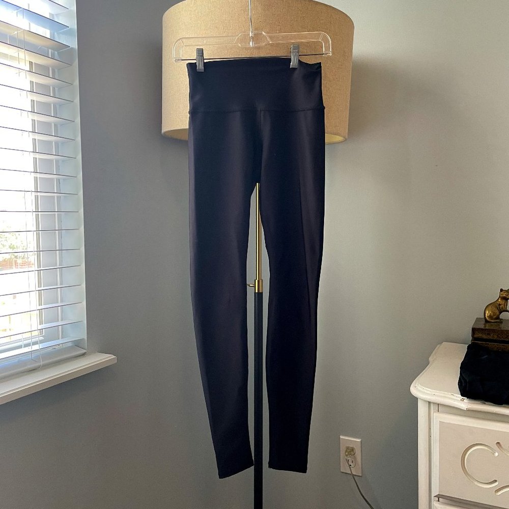 High-Waist Airlift Legging (Small)
